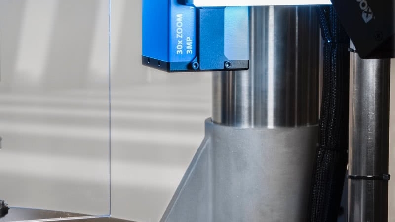 High-resolution full-color imaging system for precision inspection